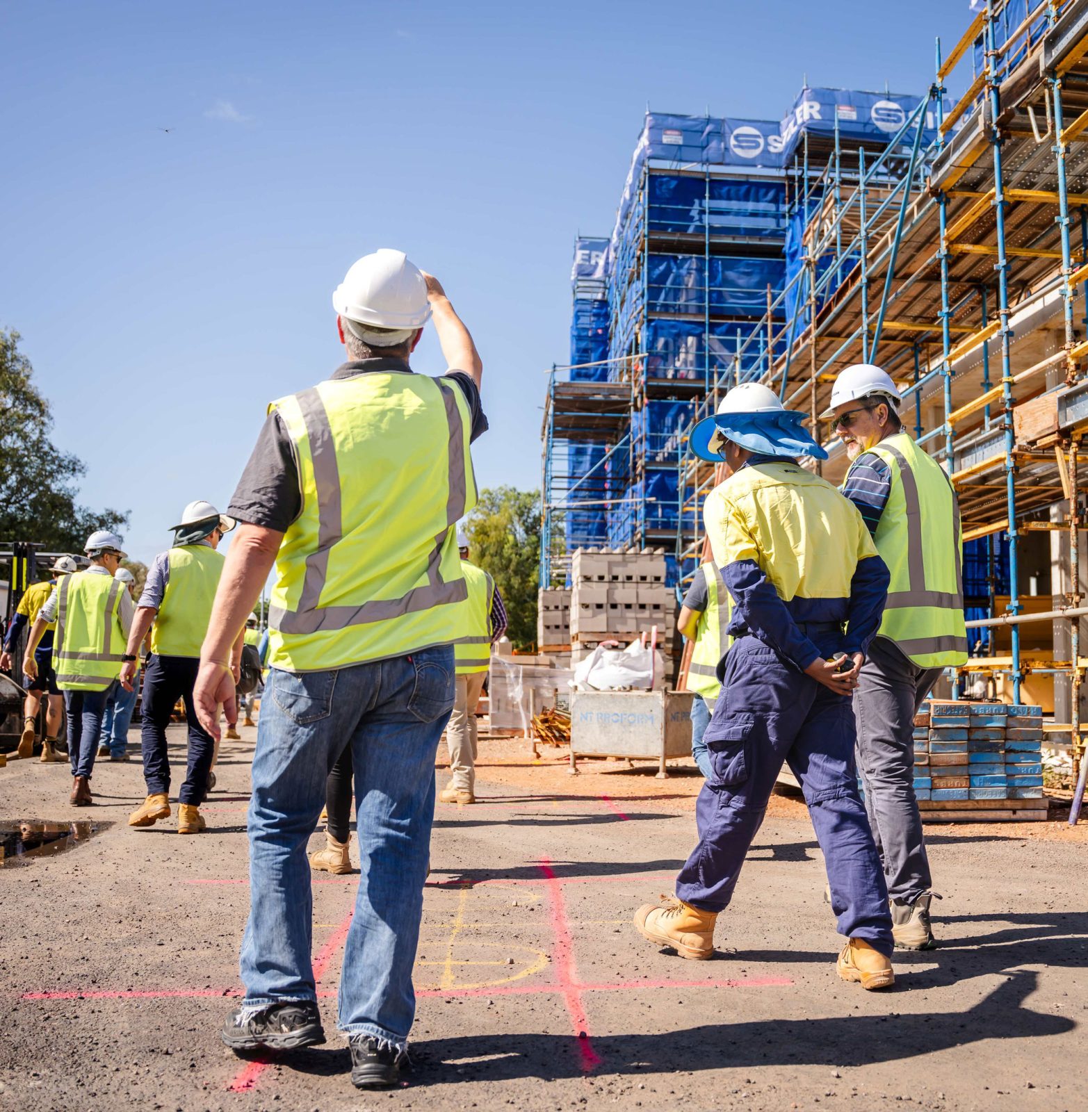 Sitzler_workers_onsite